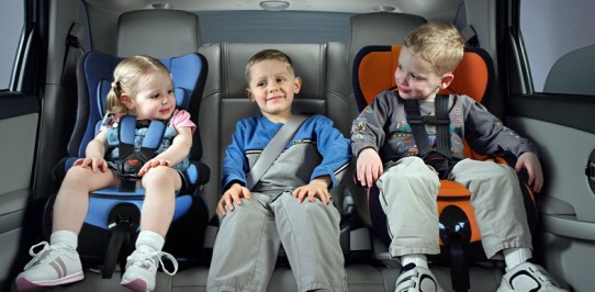 Значај коришћења дечијих ауто-седишта и сигурносних појасева